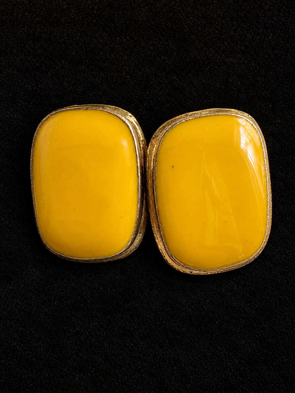 ⚜️ Vintage Mustard Enamel Earrings | Mod-style | Gold-Tone Post-Back 💗